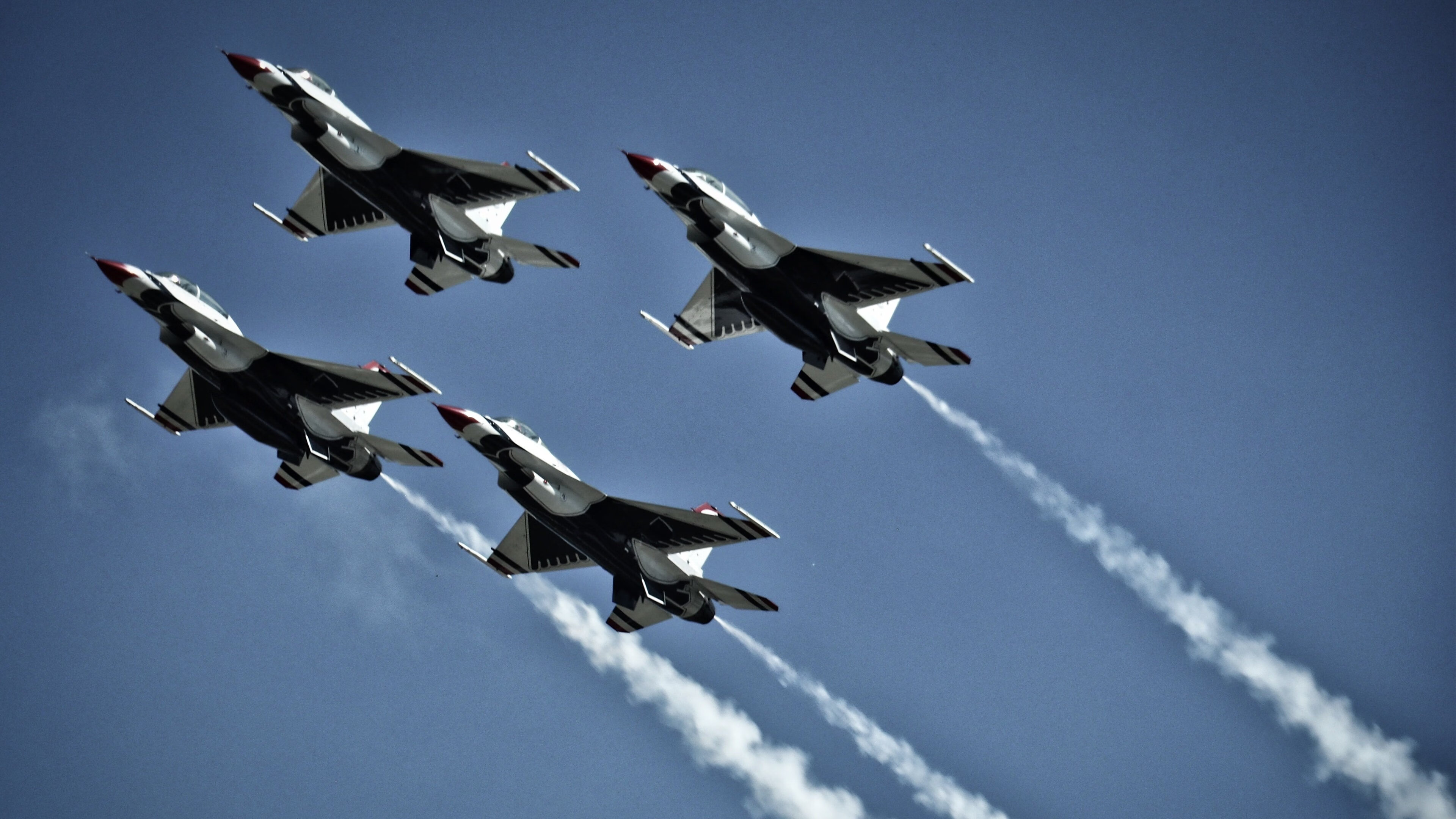 AIYOUXI.COM-“青春飞扬”青少年运动会在哈尔滨亮相，融合多项运动，普及篮球