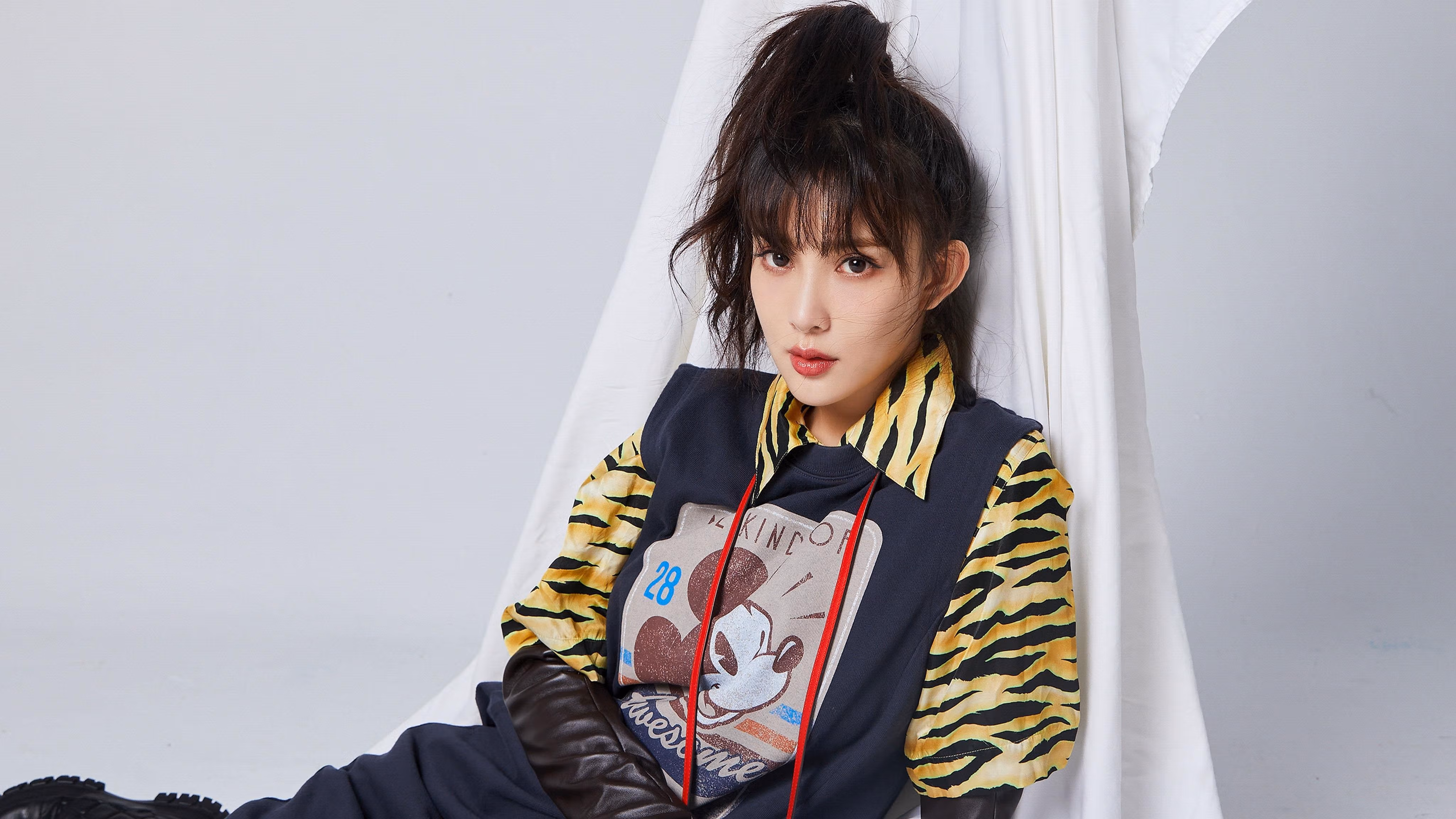 爱游戏体育（AYX）官方APP下载-“雪地追逐：白色战场上的速度传奇”，007雪地追逐