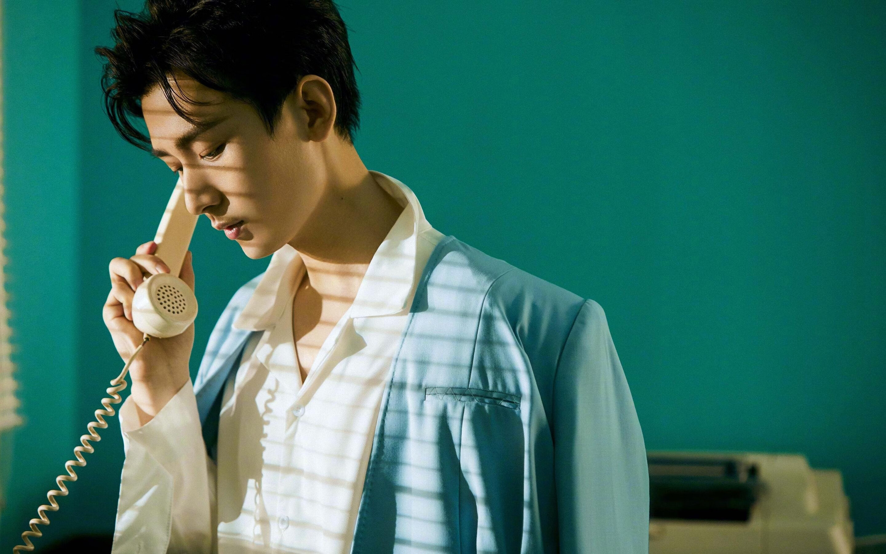 “雪域战神:北极圈极寒赛段的激情较量”,北极雪景