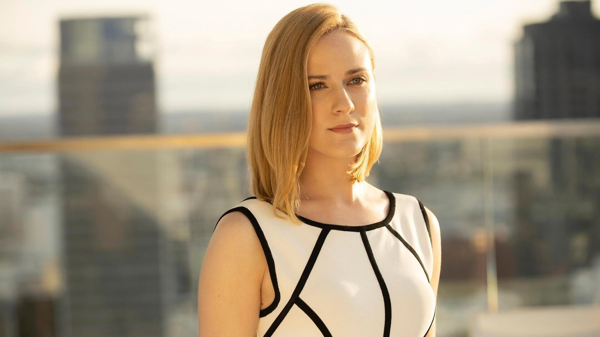 《全景赛场直播:360度观看沉浸体验》,全景直播解决方案